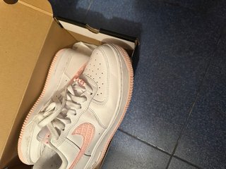 Nike Air Force 1 Rosa y Blanco