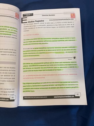 Libro de ciencias sociales de universidad.