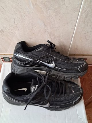 Zapatillas Nike Akinator Negras Talla 41