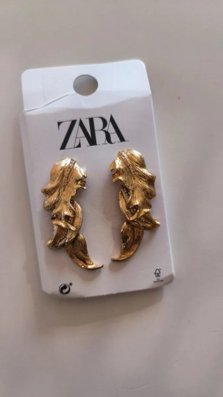 Pendientes largos  Zara hojas dorados