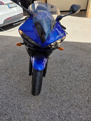 Moto YAMAHA R6