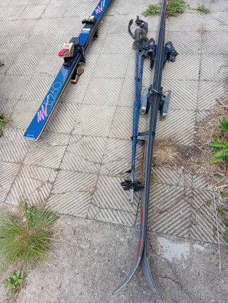 Esquís Rossignol y Bastones