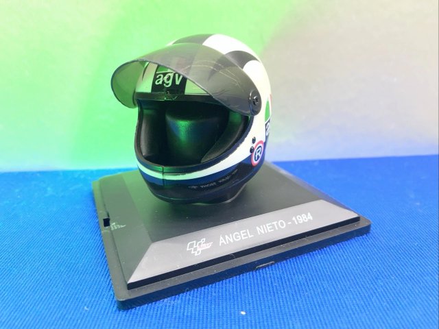 LOVELY HOT WHEEL CASCO MOTO GP ANGEL NIETO 1984