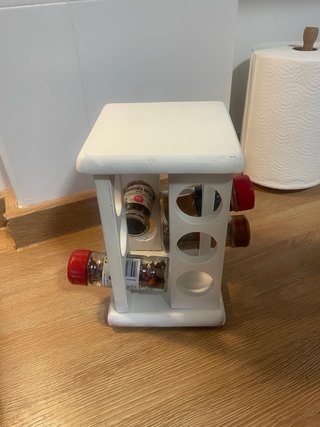 Especiero de madera blanco