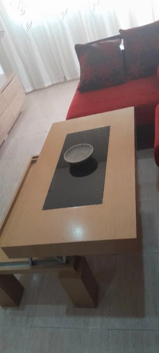 Mesa centro madera y cristal  muy buen estado...