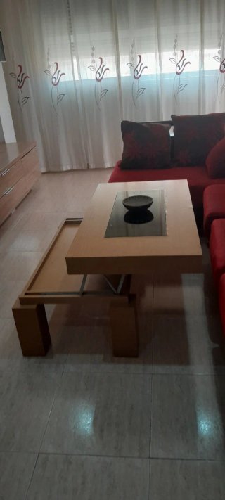 Mesa centro madera y cristal  muy buen estado...