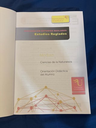 Libro de ciencias de la naturaleza de universidad