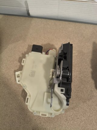 Se venden 2 Cerraduras Golf V 1.9 TDI , 5 puertas