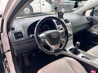 Toyota Avensis 2013