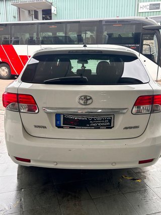 Toyota Avensis 2013