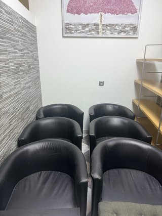 Conjunto 6 Sillas de espera negras (piel)