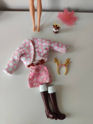 Barbie Cutie Reveal Articulada