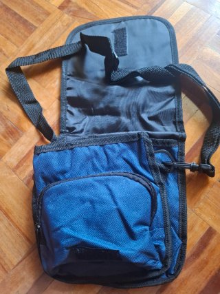 Bolso bandolera azul con estrella