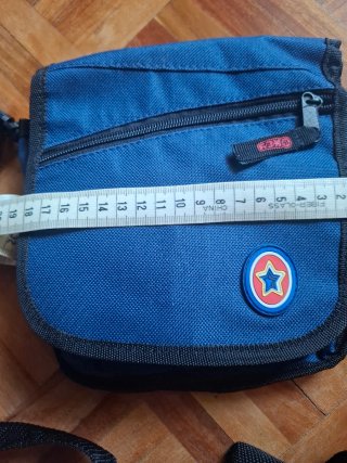 Bolso bandolera azul con estrella