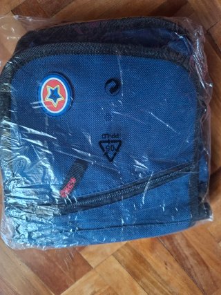 Bolso bandolera azul con estrella