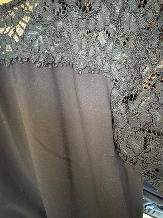 Vestido negro con encaje