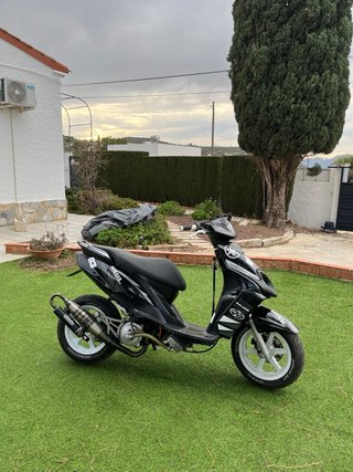 YAMAHA JOG RR (DESCRIPCIÓN)