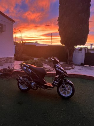 YAMAHA JOG RR (DESCRIPCIÓN)