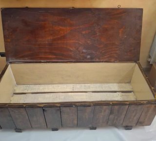 Cassapanca in legno
