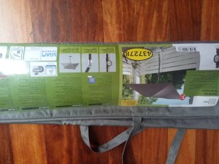 Sombrilla gris con base y funda sin estrenar