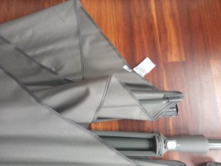 Sombrilla gris con base y funda sin estrenar