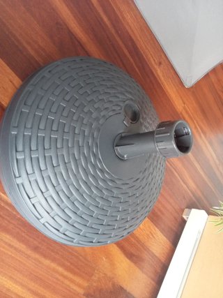 Sombrilla gris con base y funda sin estrenar