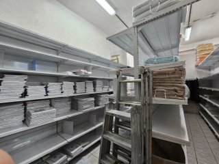 Estanterías metálicas para tienda o almacén