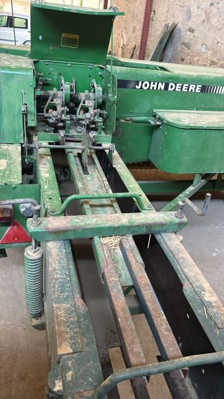 Empacadora JOHN DEERE 349