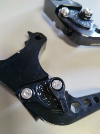 Manetas Husqvarna Nuda 900R Negras