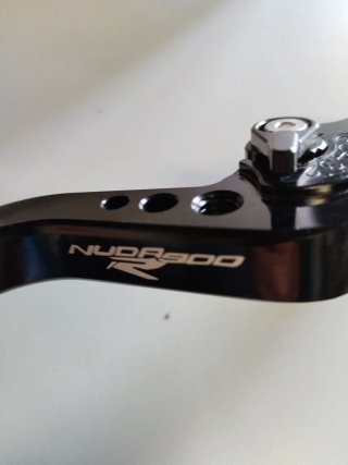 Manetas Husqvarna Nuda 900R Negras
