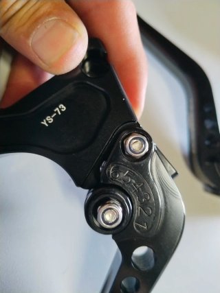 Manetas Husqvarna Nuda 900R Negras