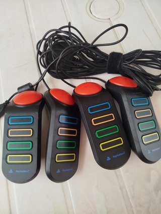 Buzz el Mega Concurso PS2 + 4 Mandos