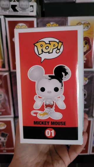 Funko Pop! Mickey Mouse DIY 01