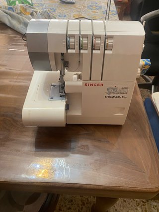 Remalladora Singer 14SH754
