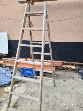 Escalera de madera
