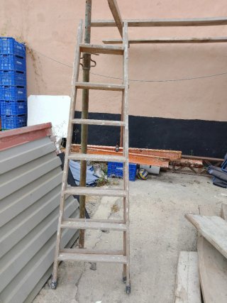 Escalera de madera