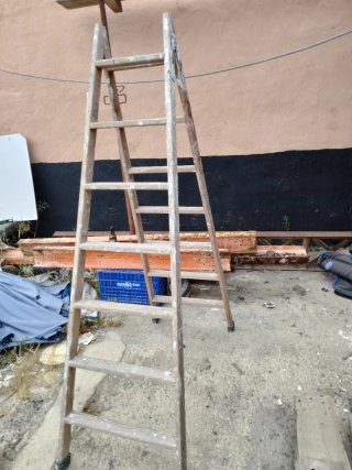 Escalera de madera