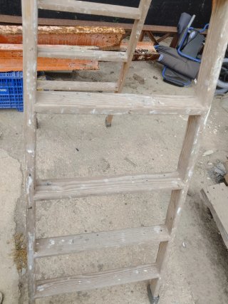 Escalera de madera