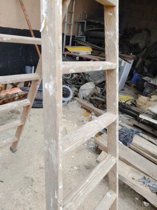 Escalera de madera