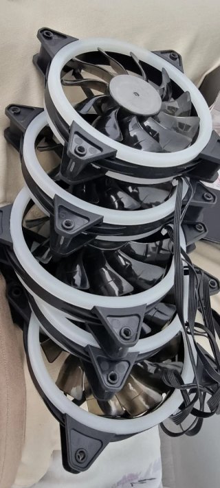 Ventiladores UPHERE RGB