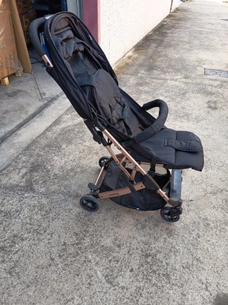 Carrito de bebé ligero y plegable