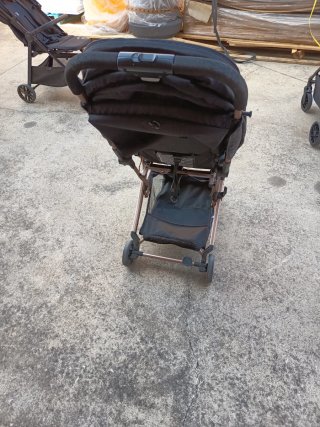 Carrito de bebé ligero y plegable