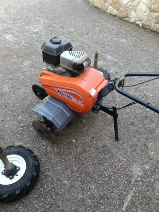 Motoazada Oleo Mac MH 180R Powerbuilt 5.5 HP