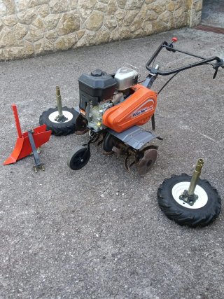 Motoazada Oleo Mac MH 180R Powerbuilt 5.5 HP