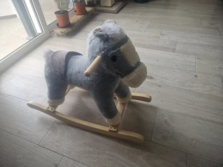 Caballito balancín gris