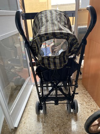 Cochecito de bebé a cuadros