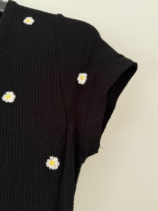 Mono negro estampado flores