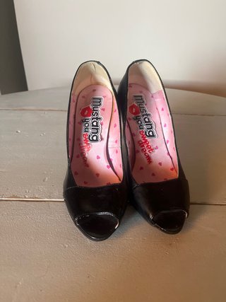 Zapatos de tacón Mustang negros