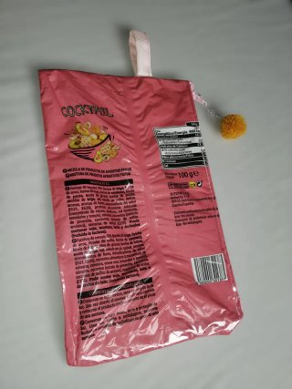 Estuche o neceser rosa con estampado snacks