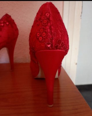 Conjunto zapatos y bolso fiesta rojo